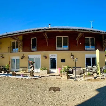 D'hotes Aux Portes Des Tumuli Bed & Breakfast *