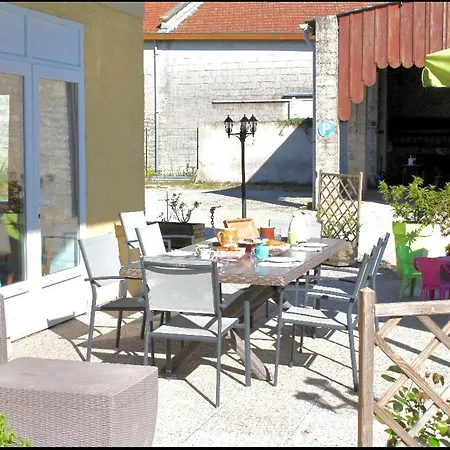 D'hotes Aux Portes Des Tumuli Bed & Breakfast