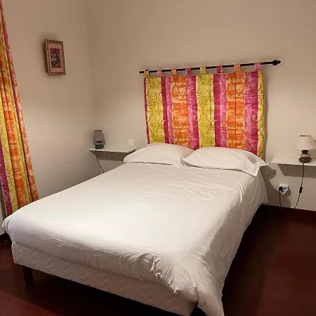 D'hotes Aux Portes Des Tumuli Bed & Breakfast *
