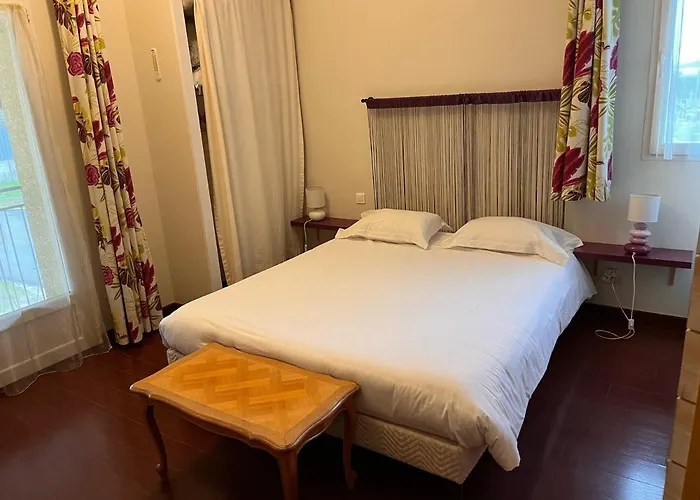 D'hotes Aux Portes Des Tumuli Bed & Breakfast 3*